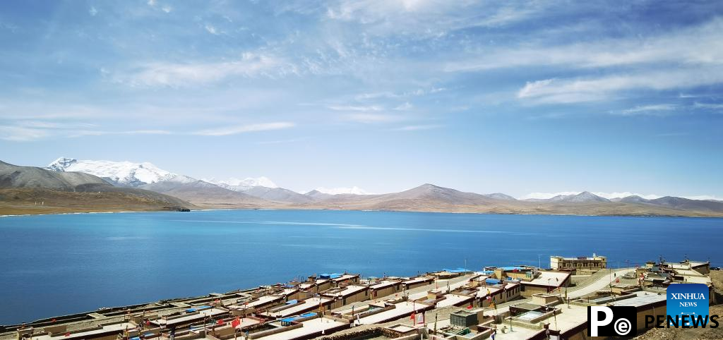 Scenery of Tuiwa Village by Puma Yumco Lake in Tibet