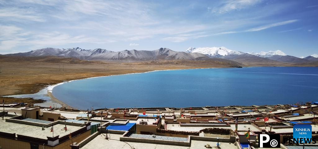 Scenery of Tuiwa Village by Puma Yumco Lake in Tibet