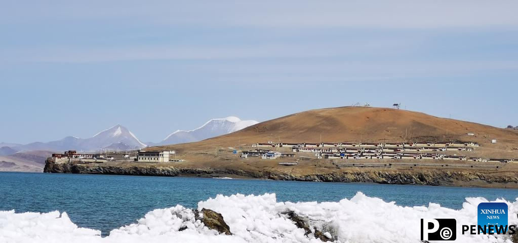 Scenery of Tuiwa Village by Puma Yumco Lake in Tibet