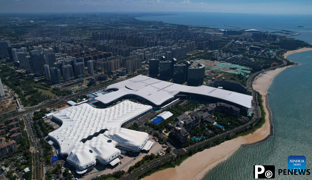 2nd China International Consumer Products Expo opens in Hainan