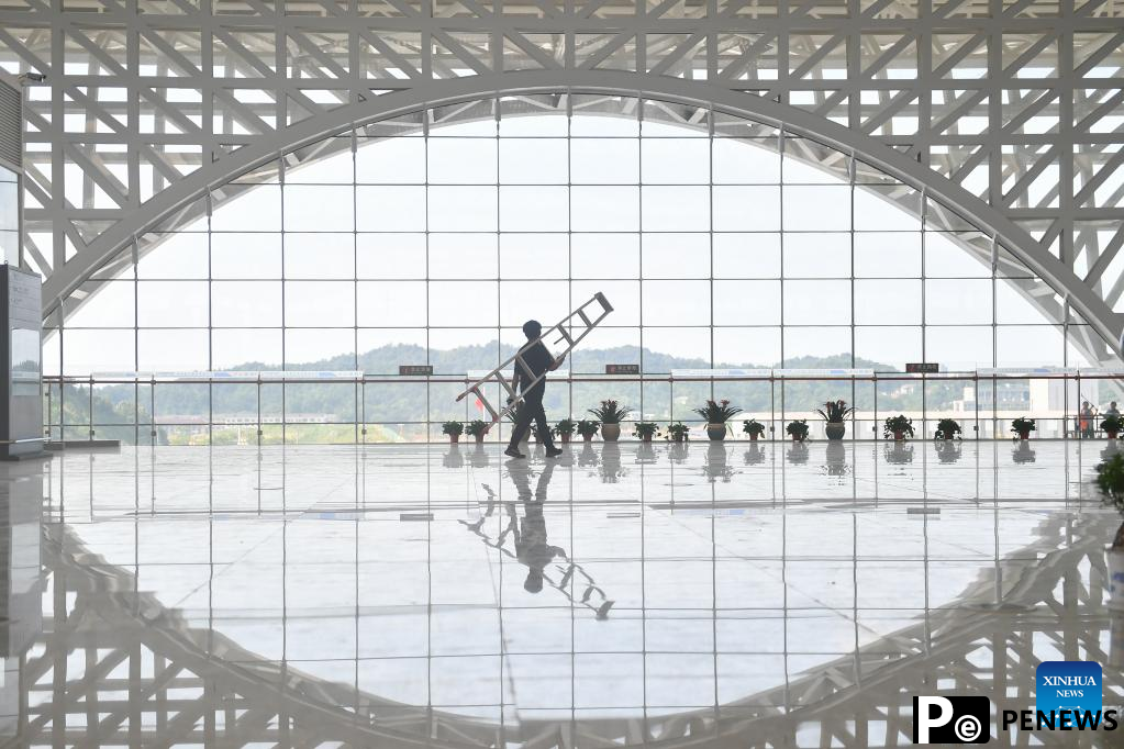 Yiyang-Changsha section of Changde-Yiyang-Changsha high-speed railway to open to traffic