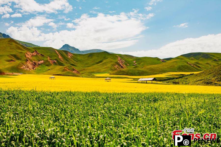 Magnificent mountain scenery in Qinghai