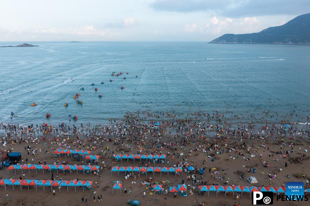 Zhujiajian scenic spot in E China boosts tourism with various seaside entertainments