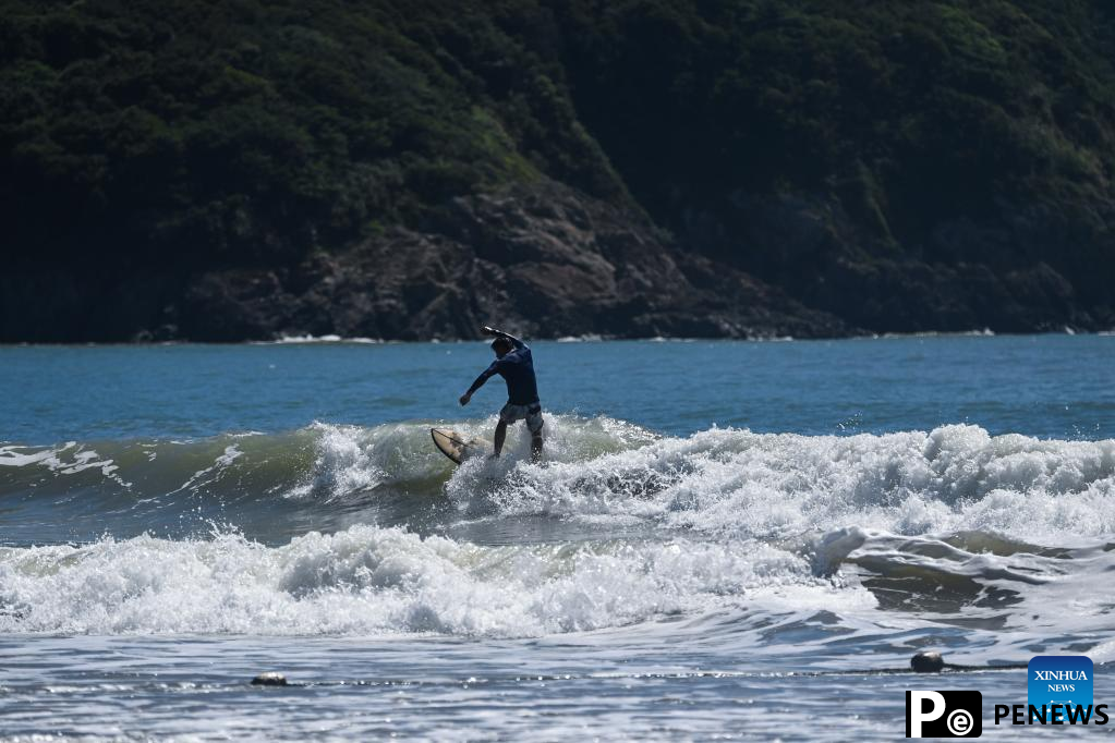 Zhujiajian scenic spot in E China boosts tourism with various seaside entertainments