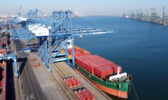 Exporters gain from lower sea freight rates
