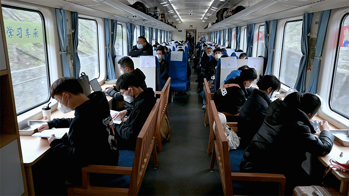 'Study trains' provide haven for passengers of all ages