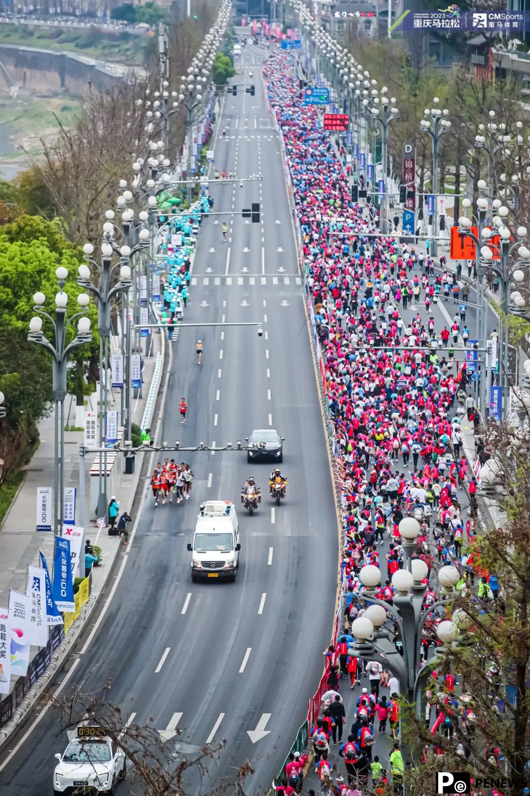 Marathon attracts 30,000 runners in SW China