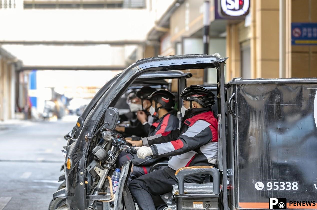 Thriving courier business mirrors China