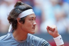 China's Zhang reaches historic last eight at Madrid Open