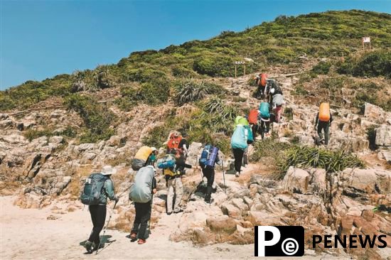 Cross-region hiking between Shenzhen and Hong Kong becomes new trend