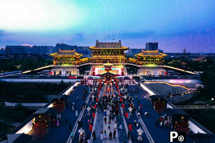 Travel back in time in Luoyang, C China