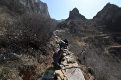 Villagers build roads to prosperity in N China's Taihang Mountains