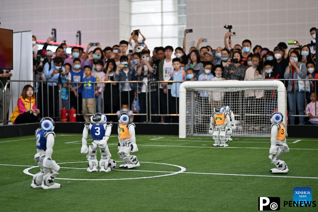 Robot competition held during 7th WIC in N China