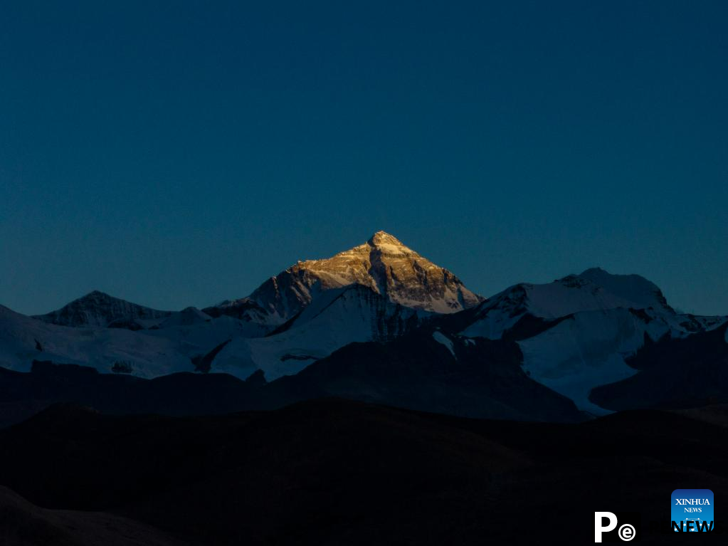 Scenery of Mount Qomolangma in SW China