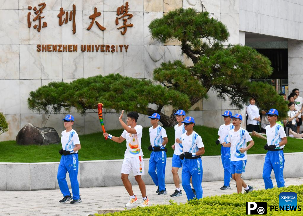 Chengdu Universiade torch relay held in Shenzhen