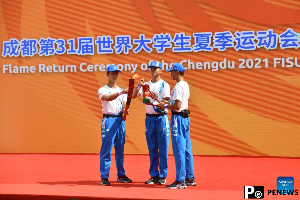 Chengdu Universiade torch relay held in Shenzhen