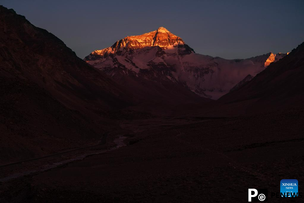 View of Mount Qomolangma in SW China