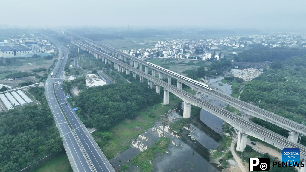 Hangzhou-Huangshan high-speed railway promotes tourism industry for cities along line