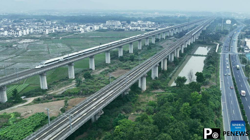 Hangzhou-Huangshan high-speed railway promotes tourism industry for cities along line
