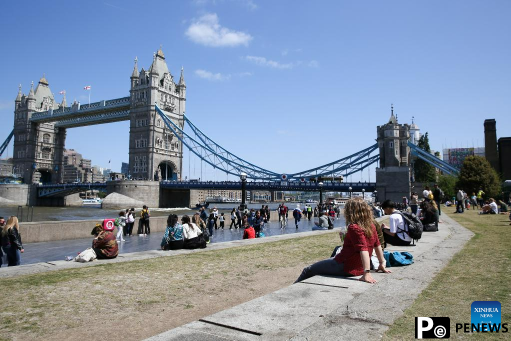 In pics: daily life in London