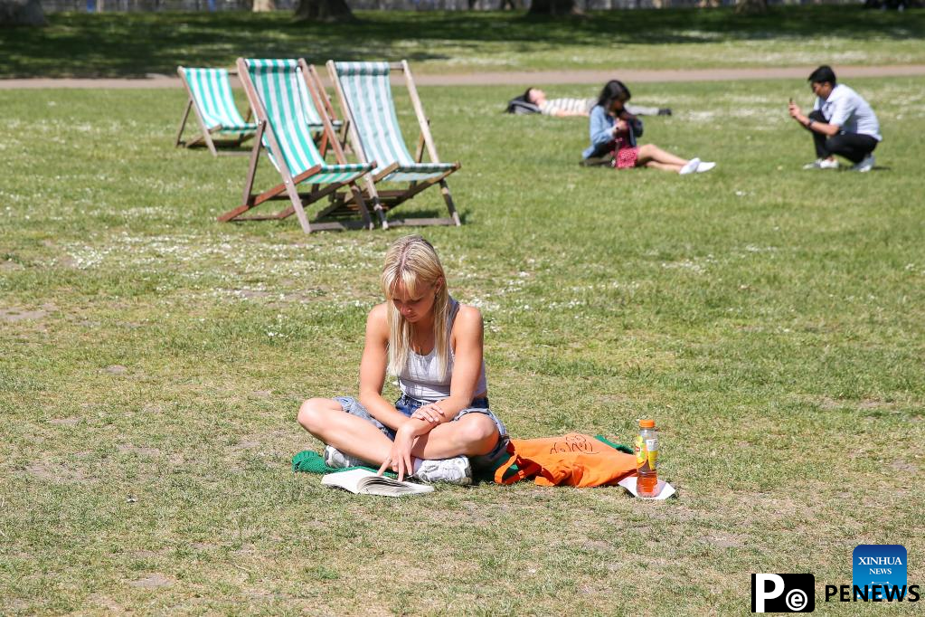 In pics: daily life in London