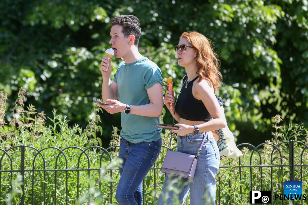 In pics: daily life in London