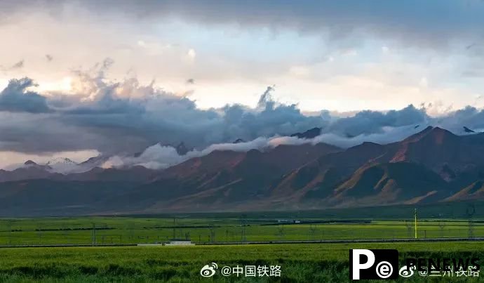 Passengers take photos of picturesque scenery as high-speed train runs in S China