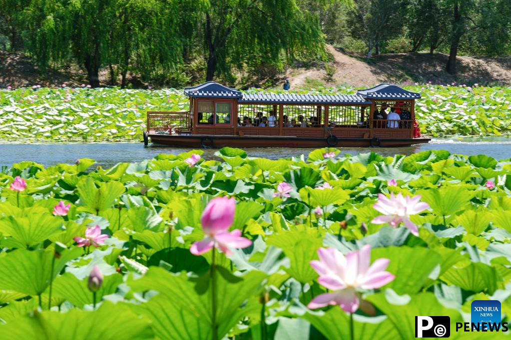 Beijng sees increasing number of tourists as summer vacation starts