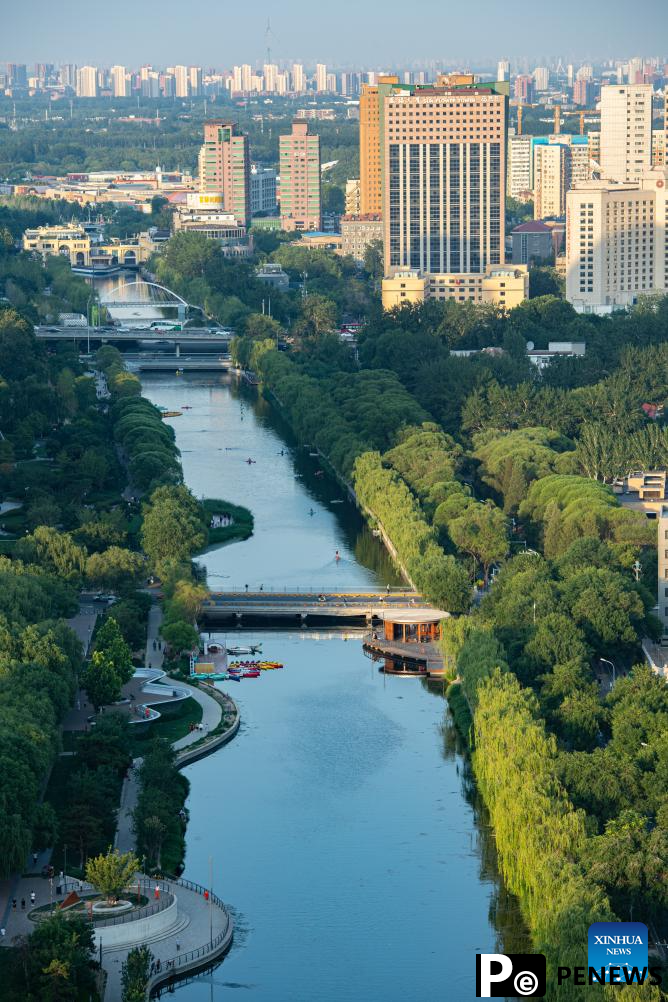 Along banks of Seine Liangma rivers: summer urban "living rooms" of Paris Beijing