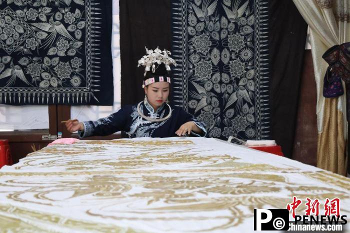 Embroidery evolves into thriving business in SW China