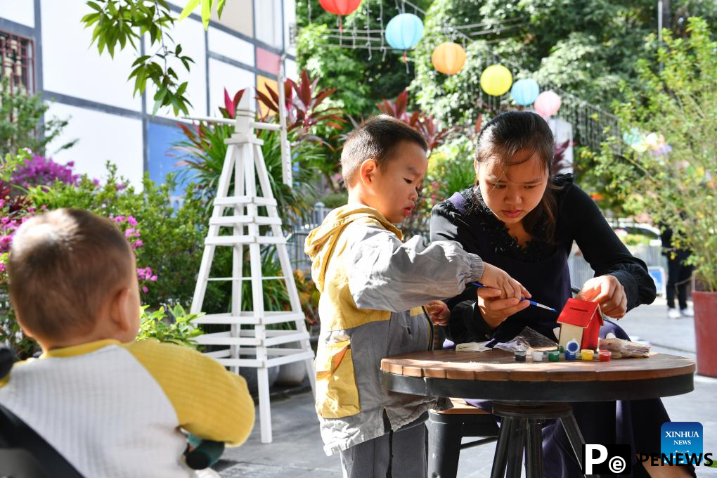 Shenzhen strives to build child-friendly city with characteristics