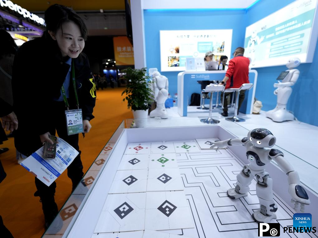 AI technology attracts visitors at CIIE