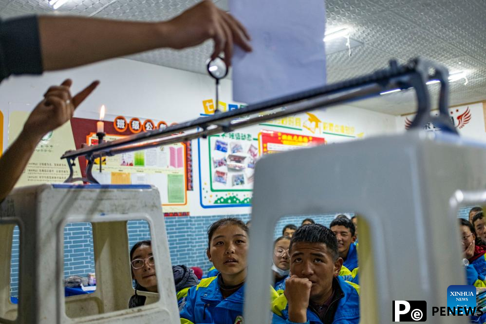 School life in Damxung County, China