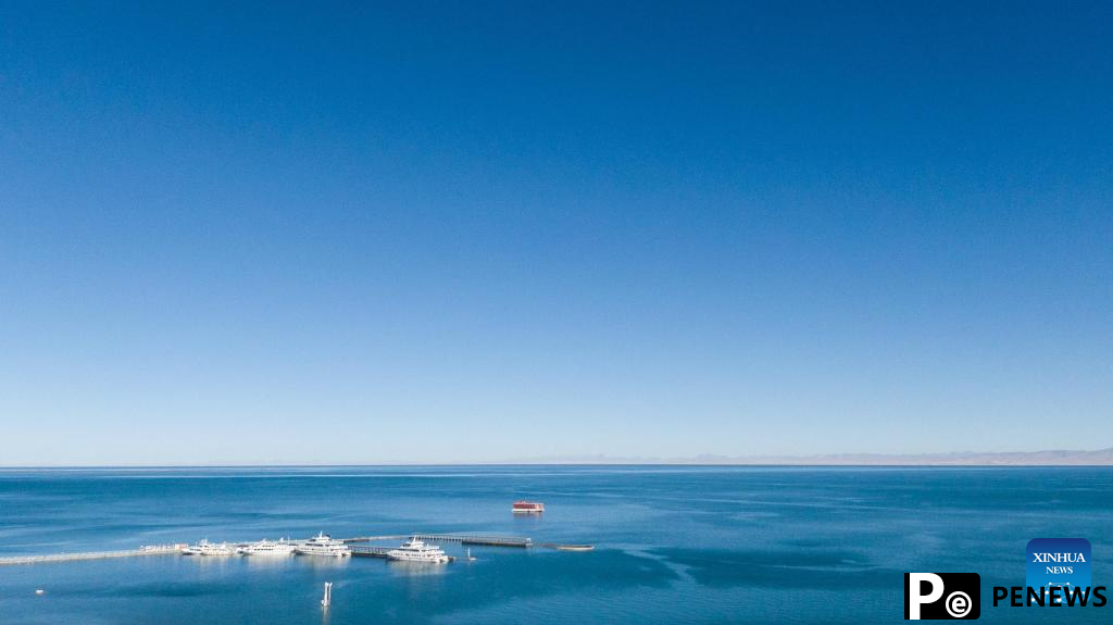 Winter scenery of Qinghai Lake