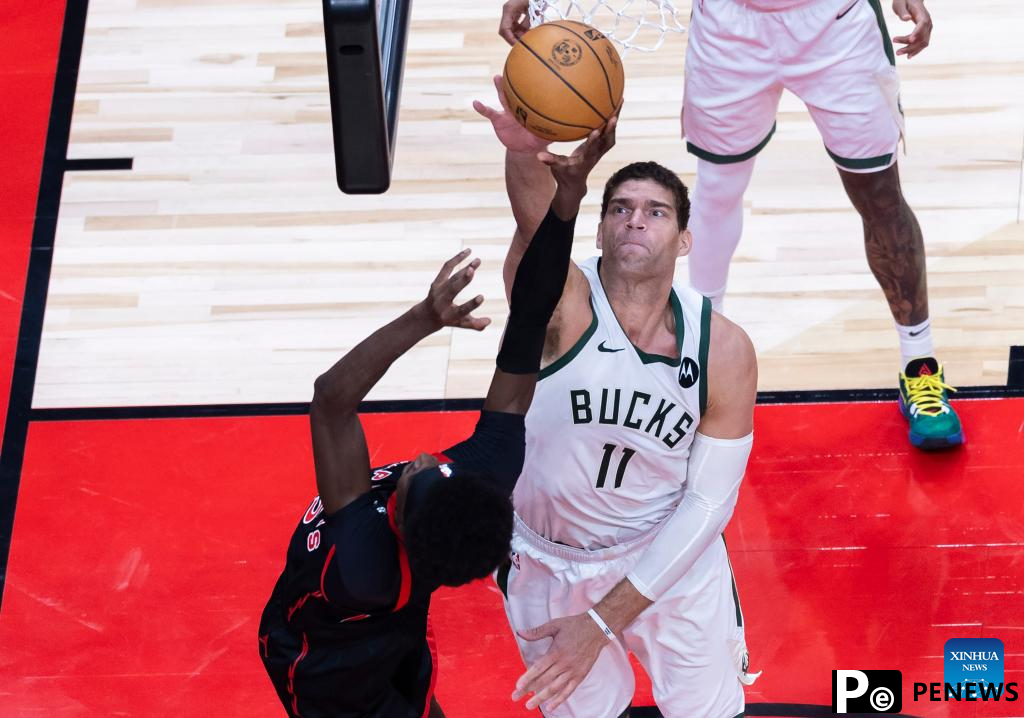 2023-2024 NBA regular season match: Milwaukee Bucks vs. Toronto Raptors