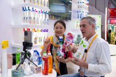China's new visa-free policy commended by people from relevant countries