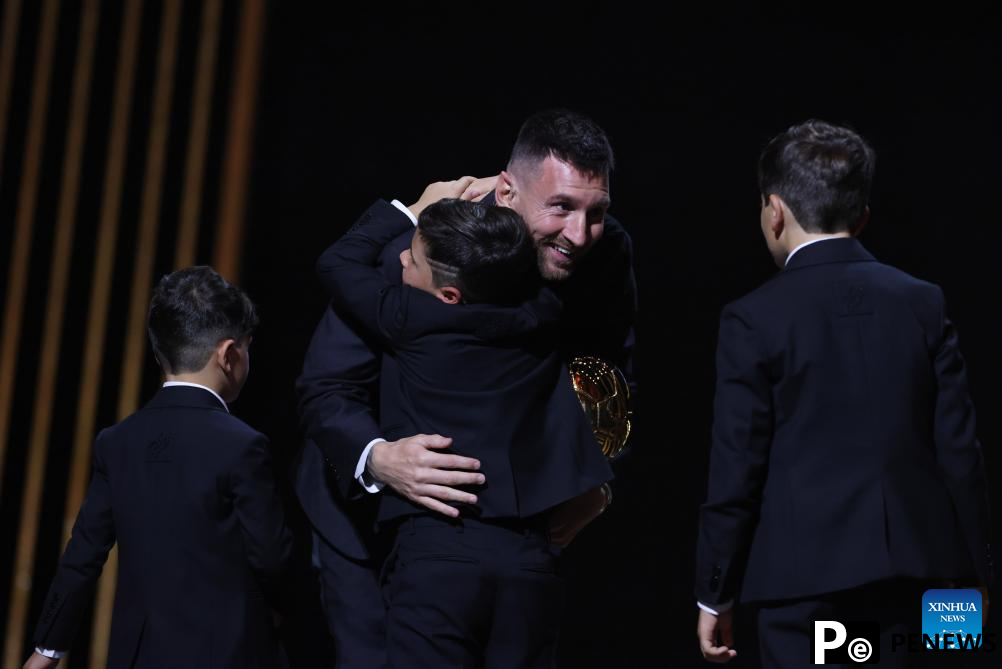 Messi receives 8th Ballon d