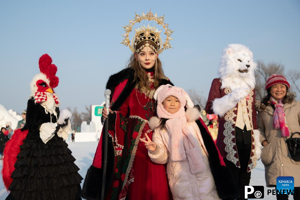 In pics: costume parade at Sun Island scenic spot in Harbin, NE China