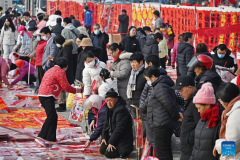 Visitors flock to Poli Market in China's Qingdao