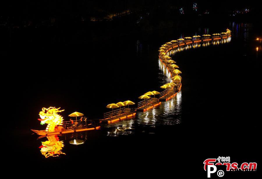 200-meter-long dragon boat rafts on river