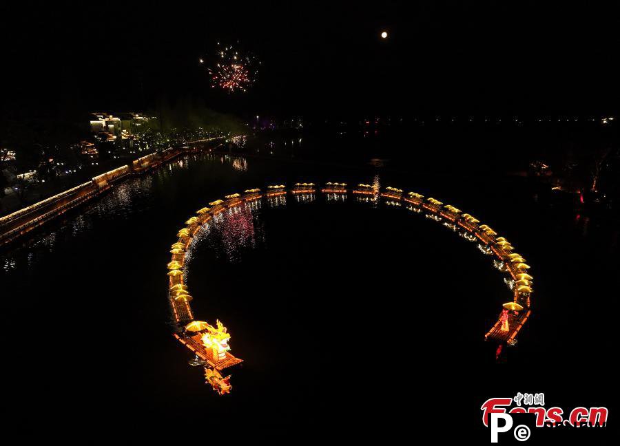 200-meter-long dragon boat rafts on river