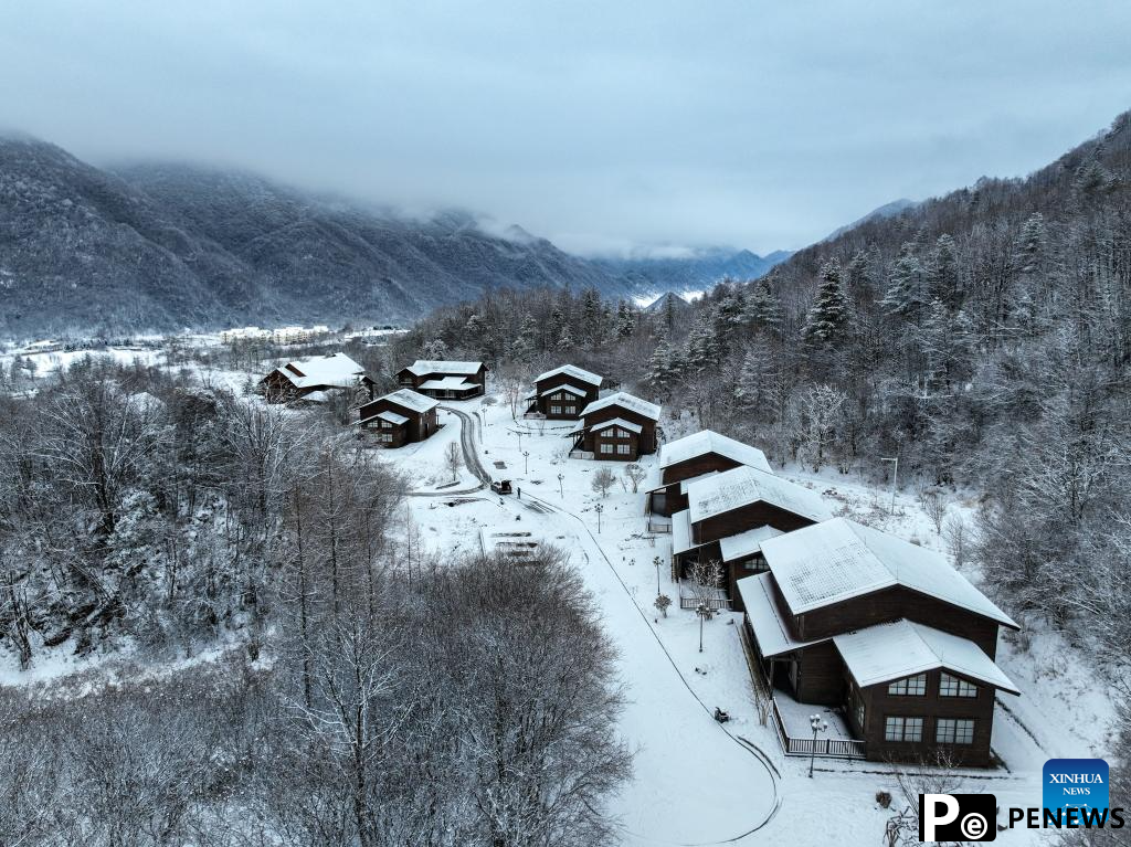 Snow scenery of Wuxi County, SW China