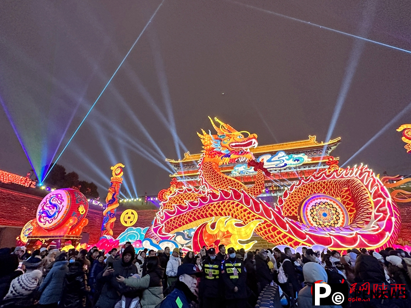 Grand lantern show kicks off at ancient city wall in NW China