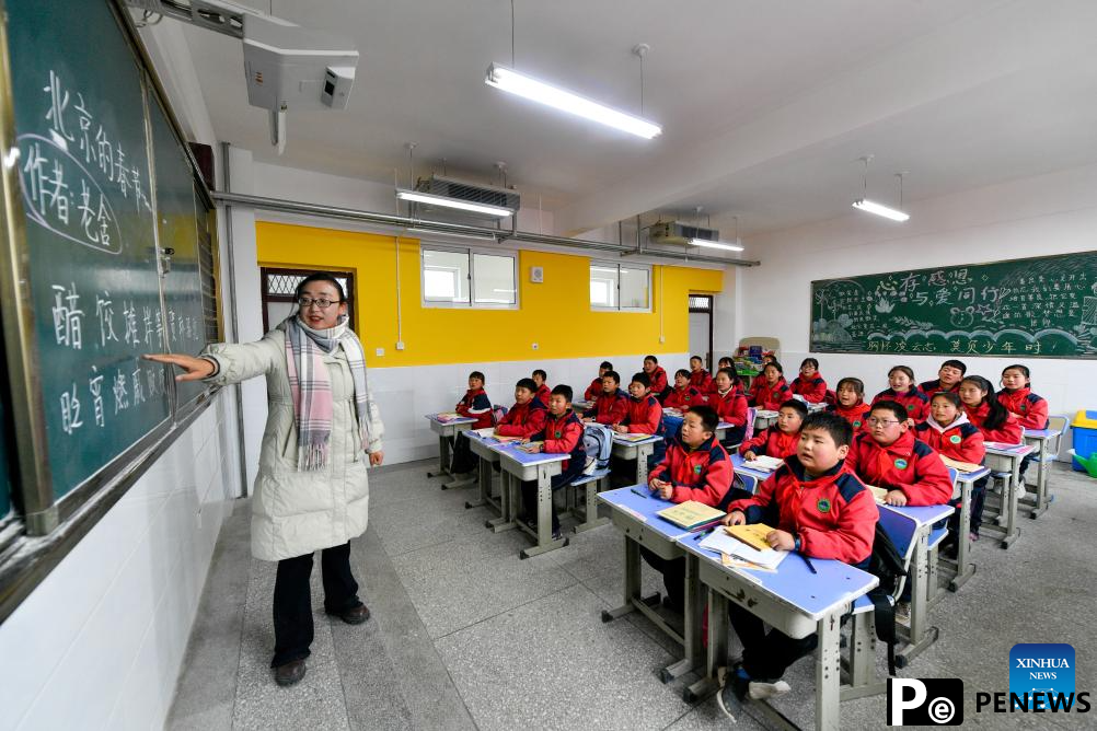 Schools in quake-hit areas of Jishishan start new semester