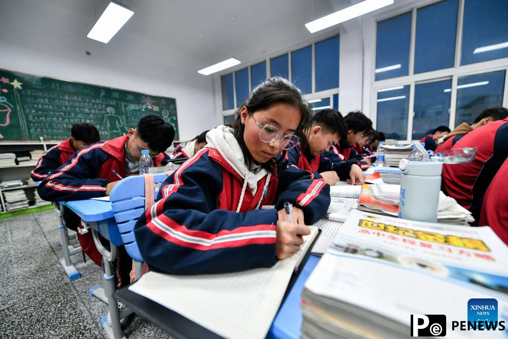 Schools in quake-hit areas of Jishishan start new semester