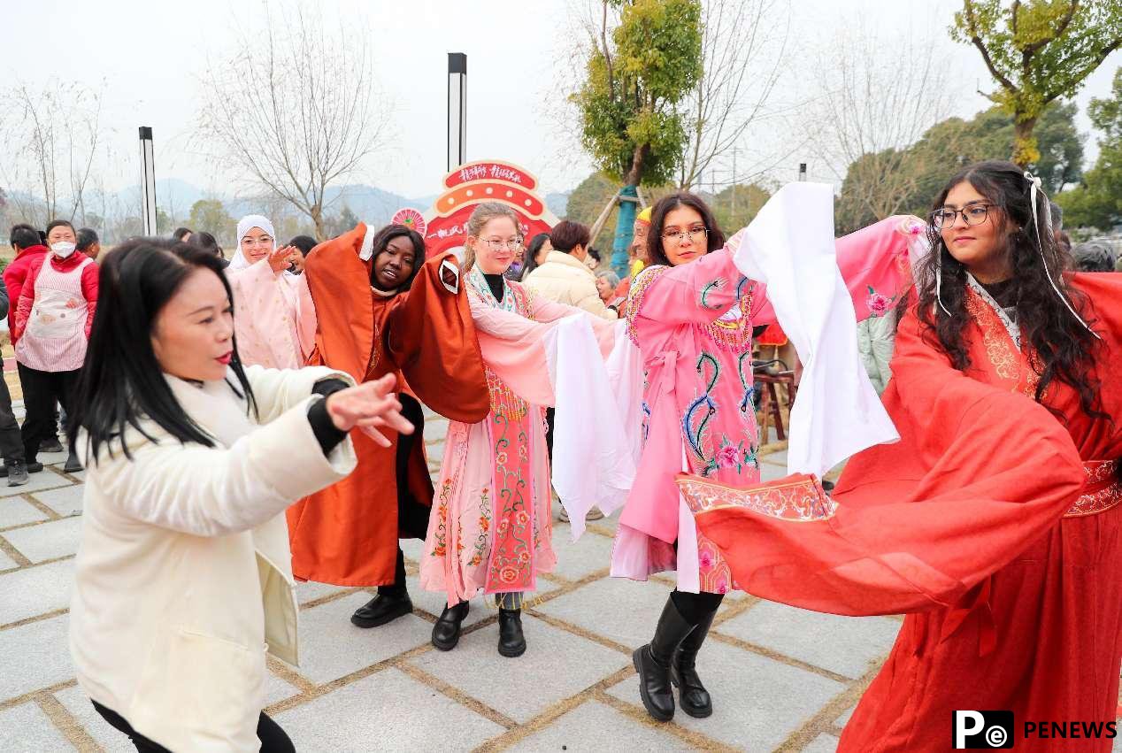 China sees emerging forms of Spring Festival trips
