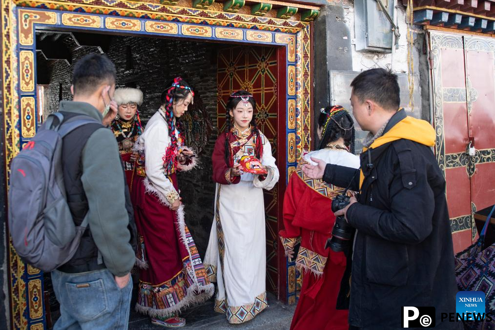 Xizang opens tourist destinations to public free of charge to promote tourism