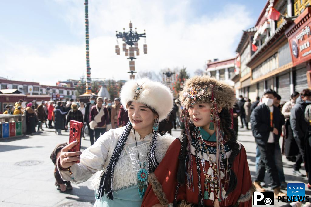 Xizang opens tourist destinations to public free of charge to promote tourism