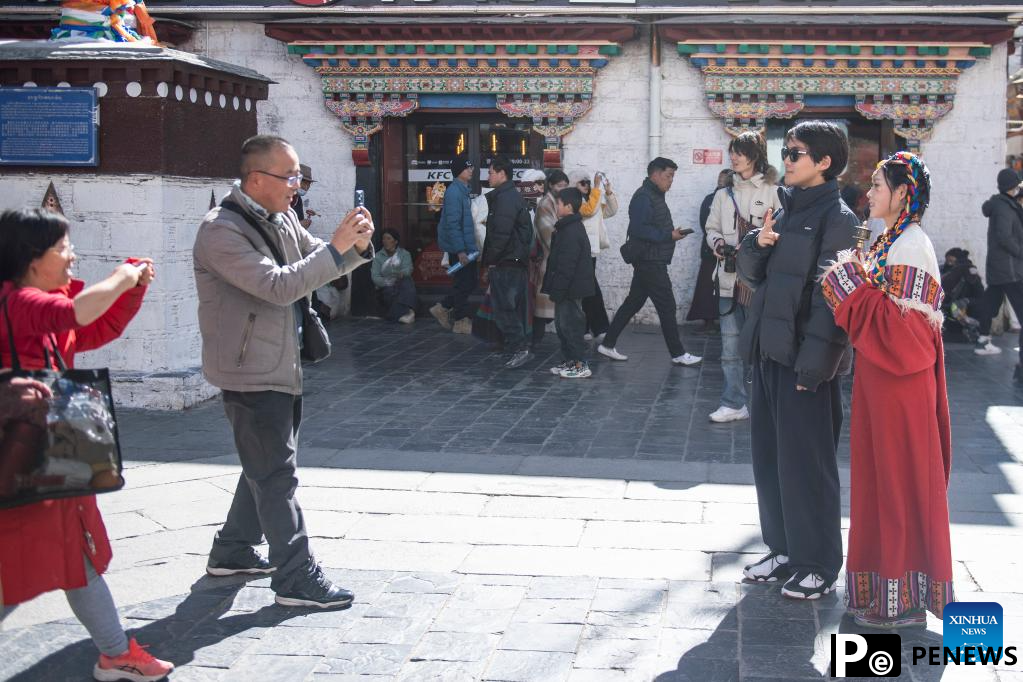 Xizang opens tourist destinations to public free of charge to promote tourism