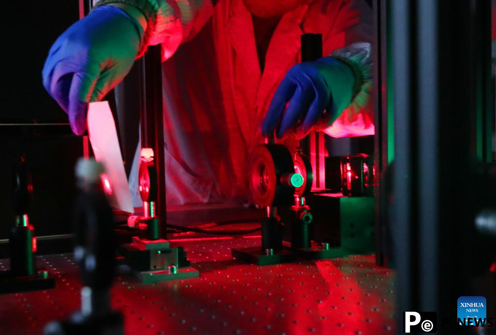 Researchers develop optical disk memory with petabit capacity in China